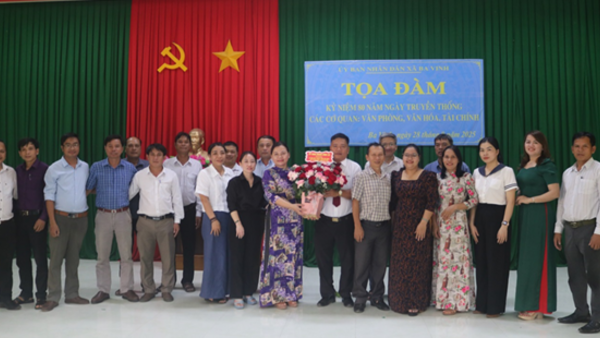 XÃ BA VINH TỔ CHỨC TOẠ ĐÀM NGÀY THÀNH LẬP VĂN PHÒNG VÀ CÁC CƠ QUAN HÀNH CHÍNH NHÀ NƯỚC